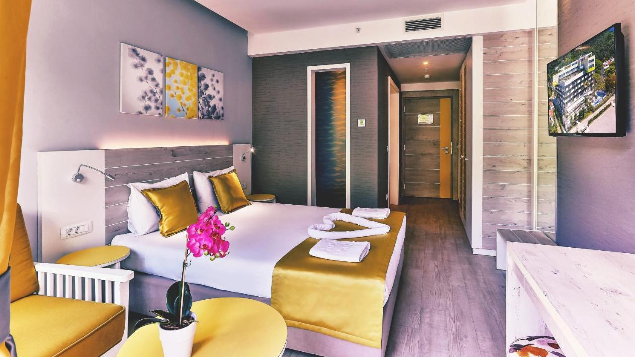Carine Hotel Park Bijela Eksteriør billede